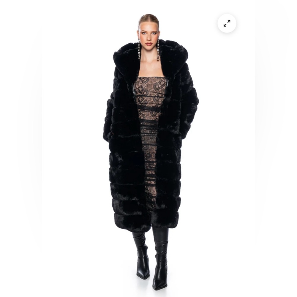 FAUX FUR PANEL HOODED TRENCH IN BLACK